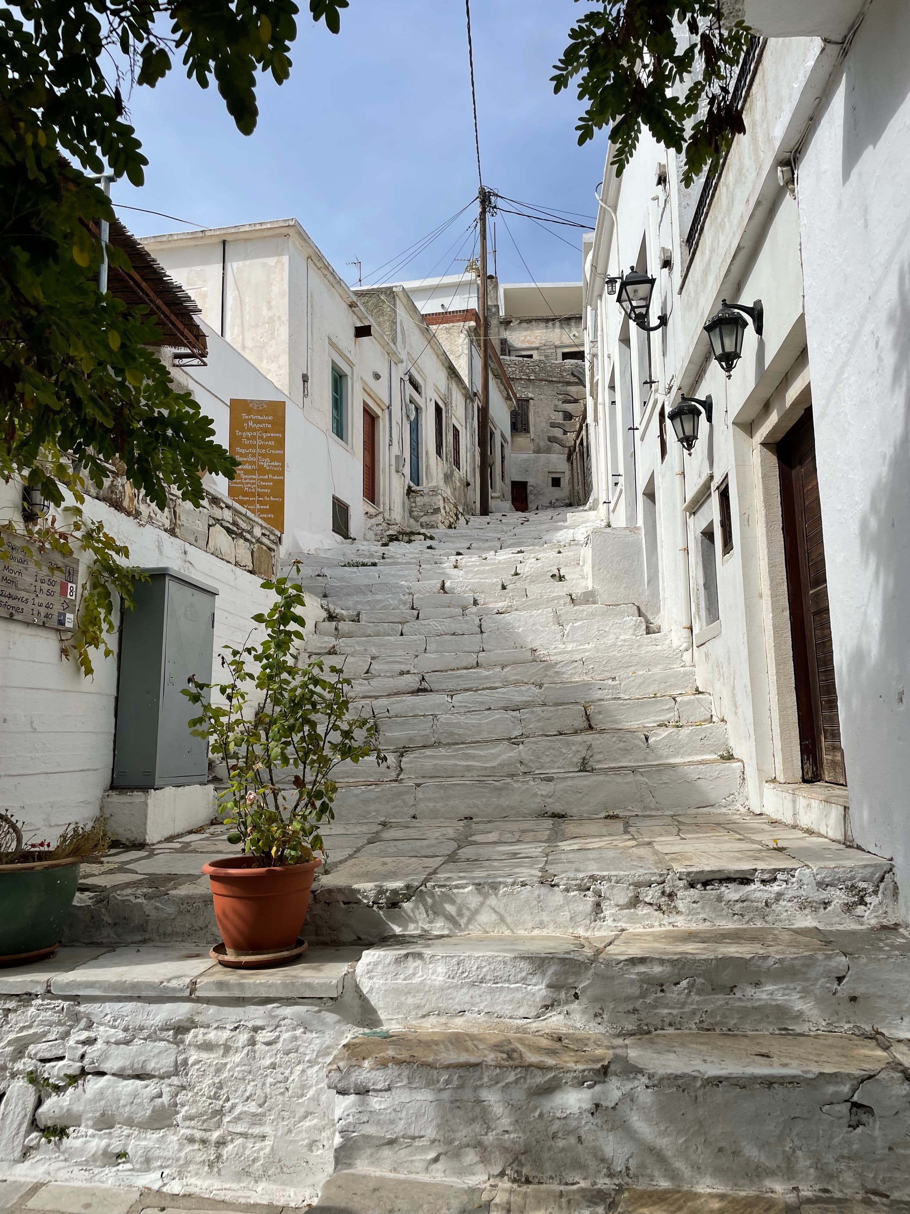 Image 1 of Bus Tour Stop 4: Apiranthos .