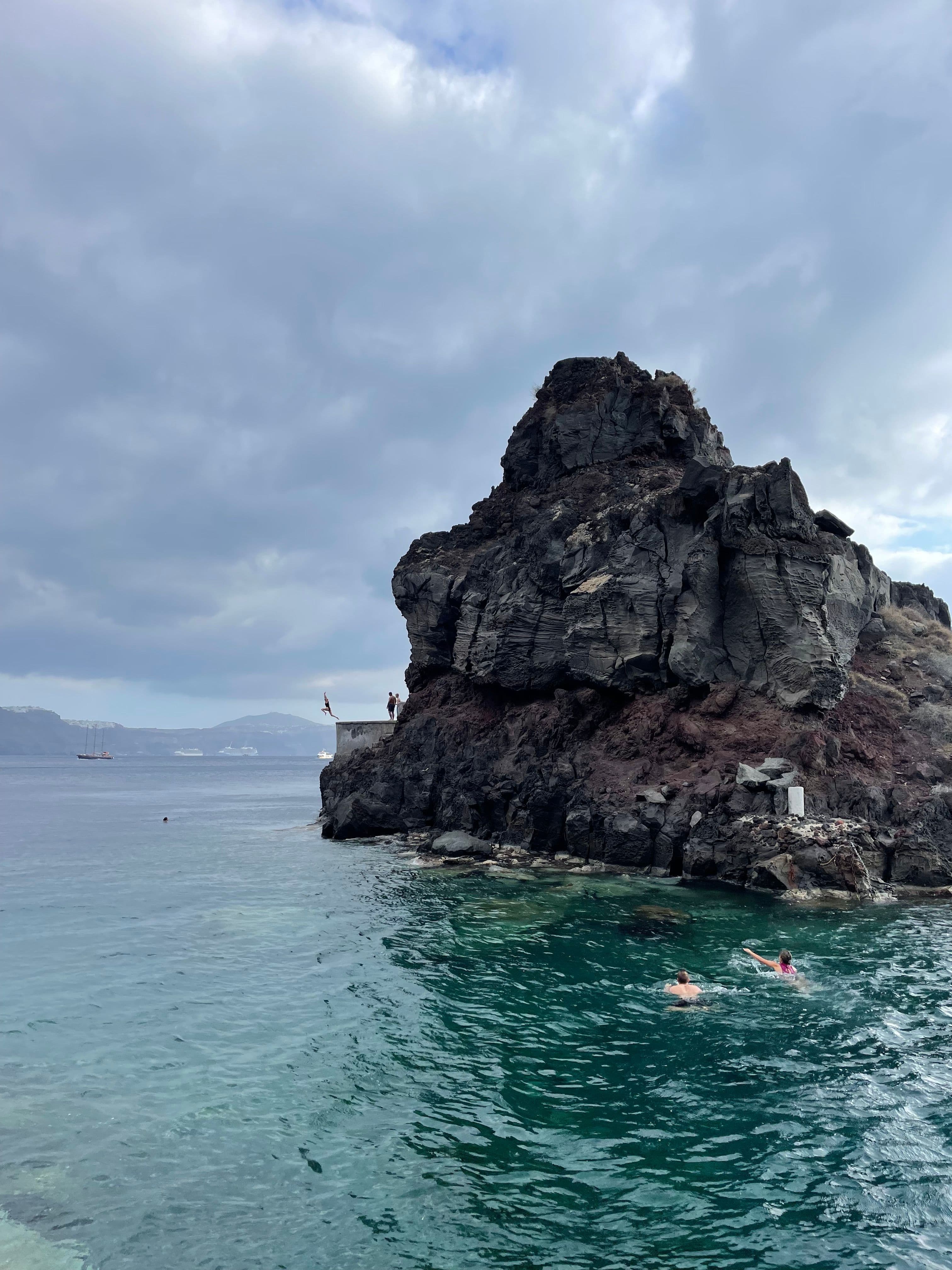 Image 5 of Explore Amoudi Bay with Cliff Jumping.