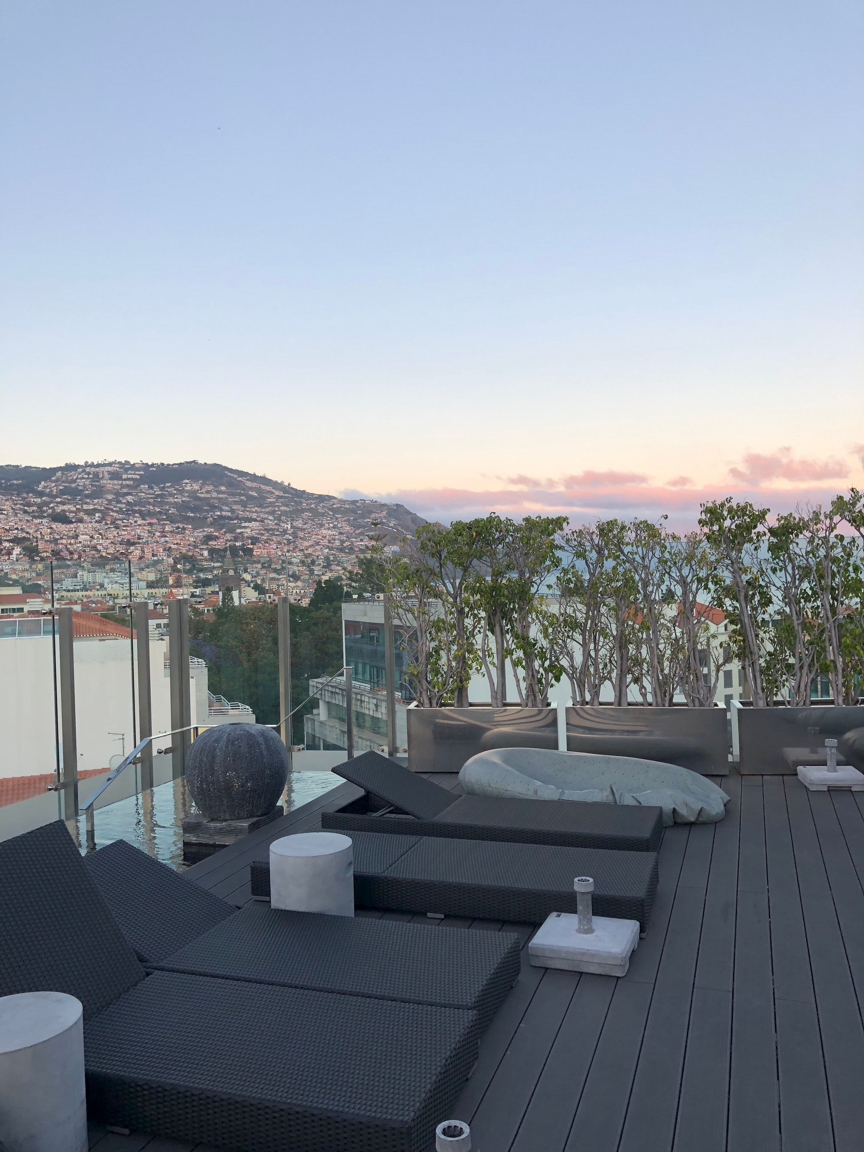 Image 2 of The Vine Hotel.