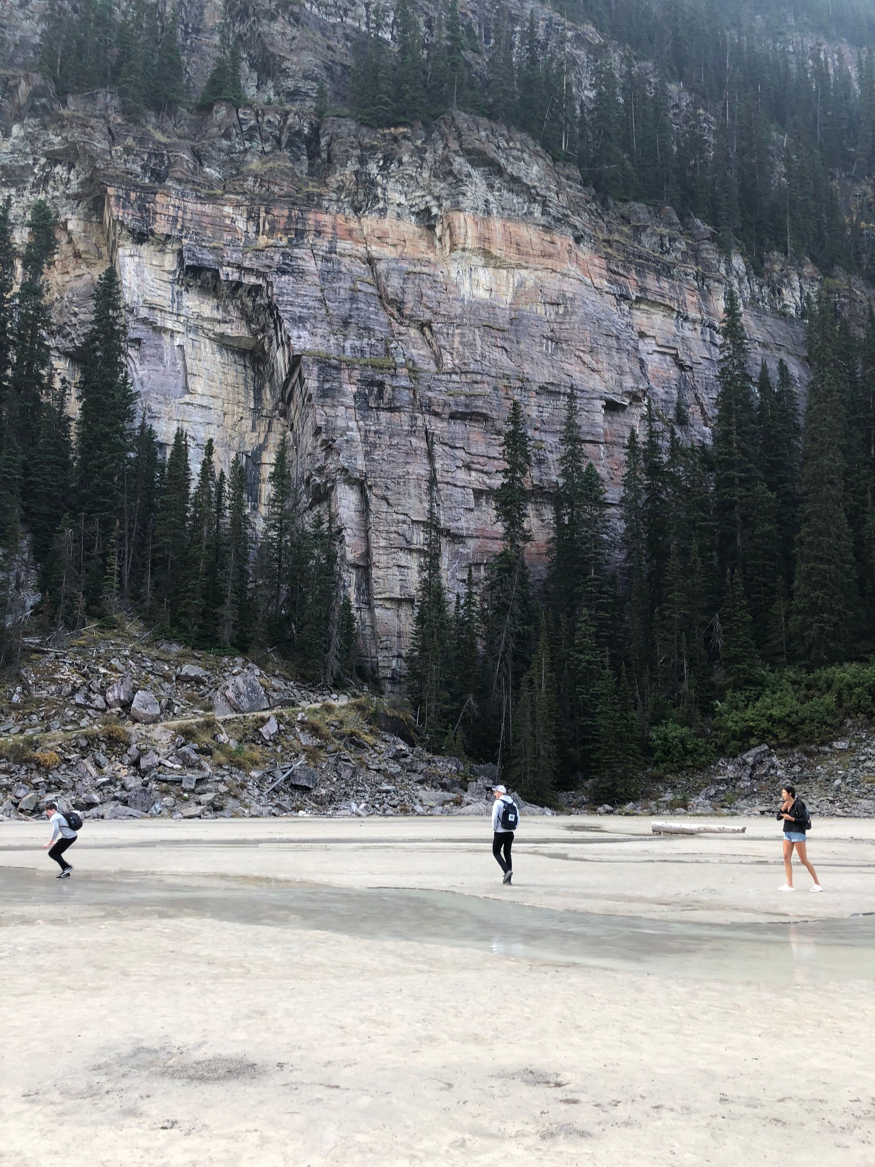 Image 3 of Walk the Lake Louise Lakeshore Trail .