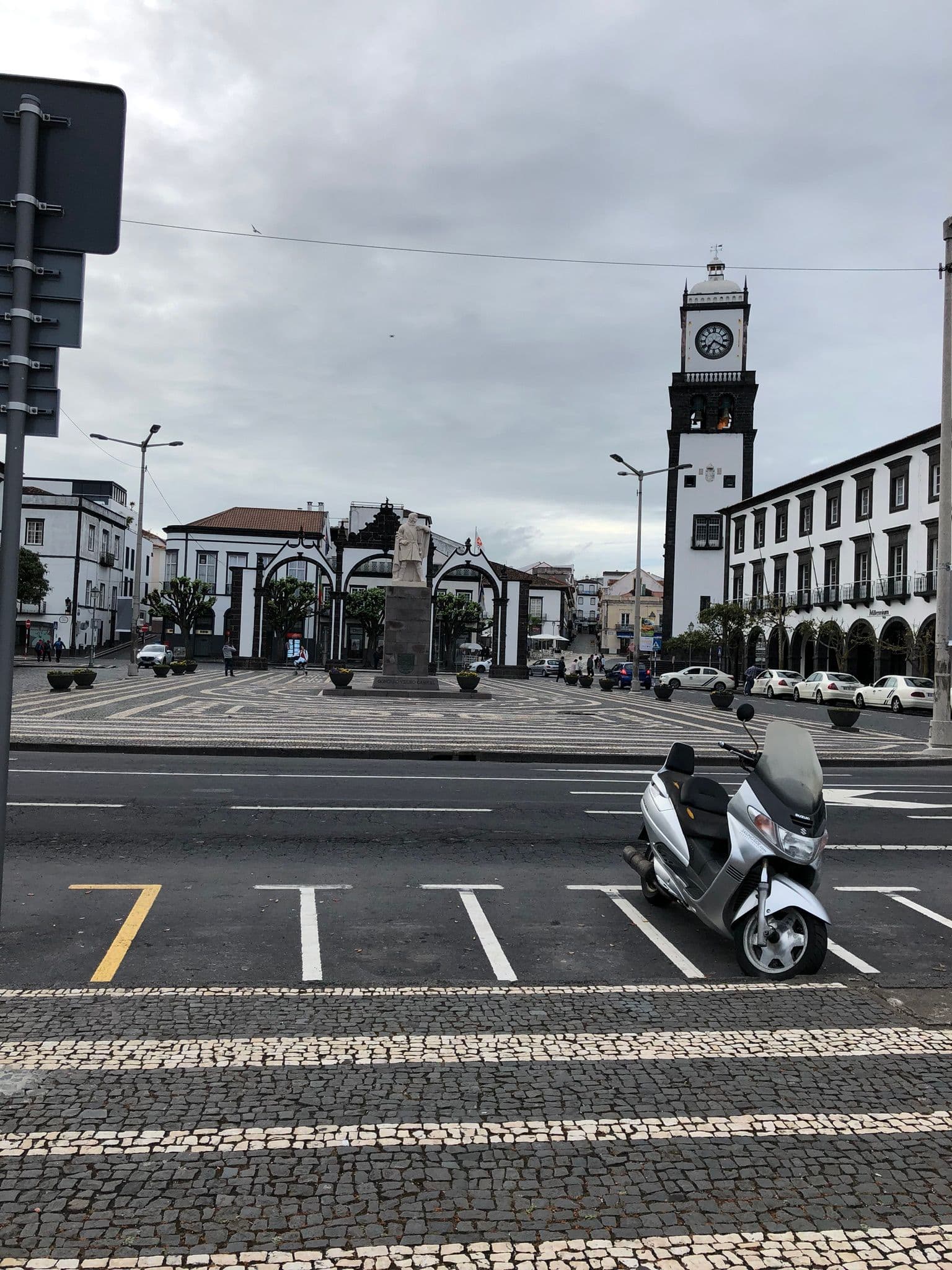 Image 1 of Explore Ponta Delgada.